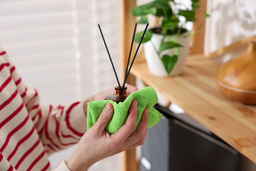 Eliminate bad odors in the house.